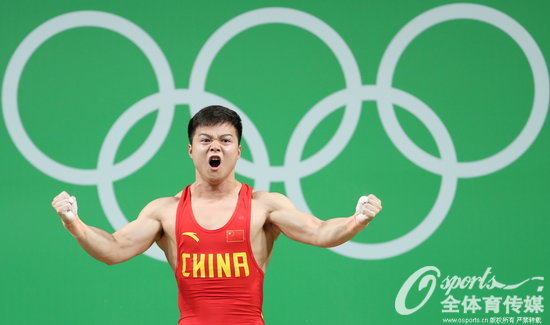 快訊：男子舉重56公斤級(jí) 龍清泉?jiǎng)?chuàng)世界紀(jì)錄奪冠