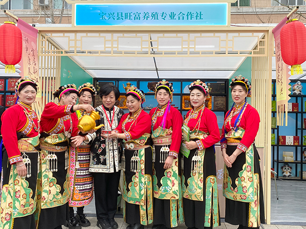 第二十屆蒙頂山茶文化<a href=http://www.arpwindows.com target=_blank class=infotextkey>旅游</a>節(jié)在四川雅安開(kāi)幕_fororder_參展企業(yè)代表-攝影-楊雯涵