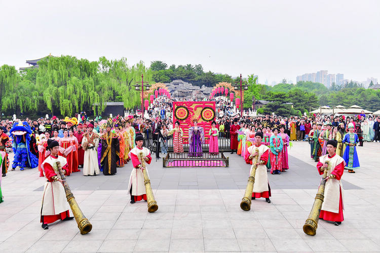 特色文旅“點(diǎn)亮”西安_fororder_微信圖片_20240506101528