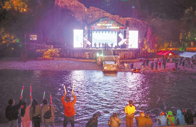 貴州旅游市場(chǎng)持續(xù)火爆 花式待客用心“寵客”