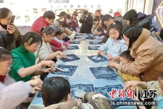 春節(jié)期間陽(yáng)澄湖1971倉(cāng)坊豐富的活動(dòng)吸引眾多游客。相城生態(tài)文旅集團(tuán)供圖