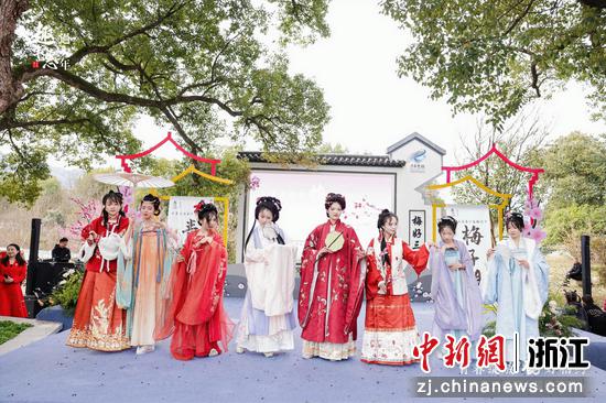 豐惠三溪第六屆梅花節(jié)現(xiàn)場。閆石供圖