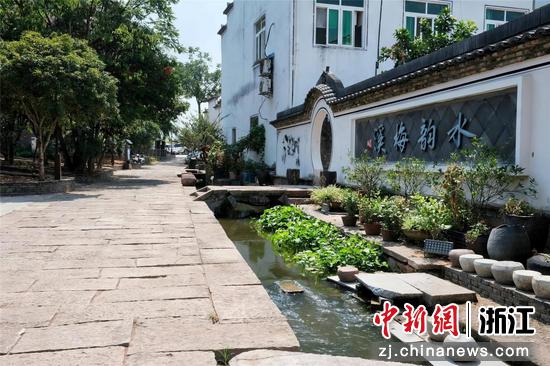 婺城區(qū)巖頭村水渠生態(tài)景觀。金華市水利局供圖