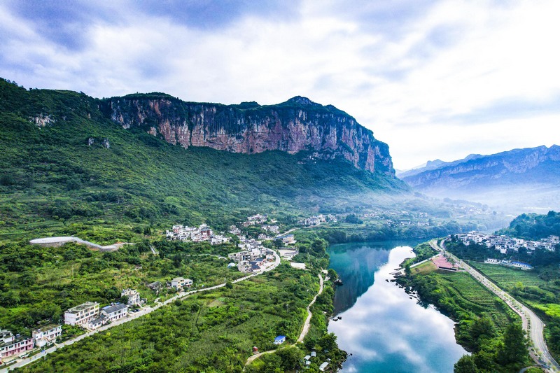 丘林全景。丘林村供圖.jpg