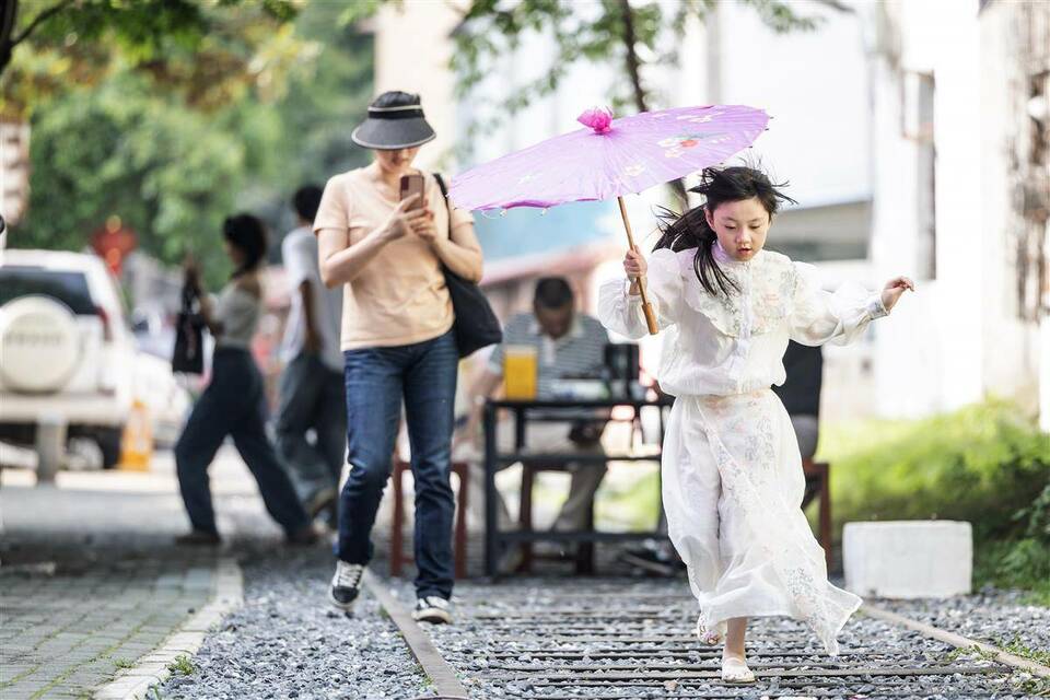 武漢市漢陽(yáng)老街巷“變身”網(wǎng)紅景點(diǎn)