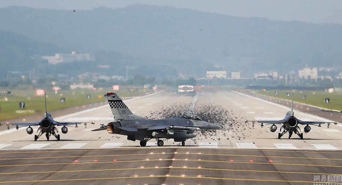 美國派出戰(zhàn)略轟炸機B-1B 應對朝核試驗(圖文)