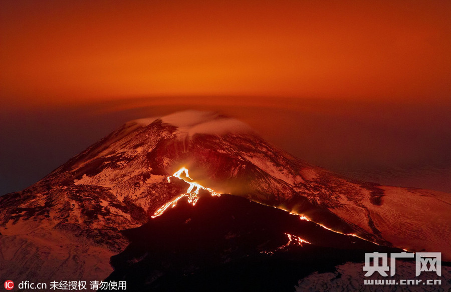 意大利埃特納火山噴發(fā)畫面  如世界末日(圖文)