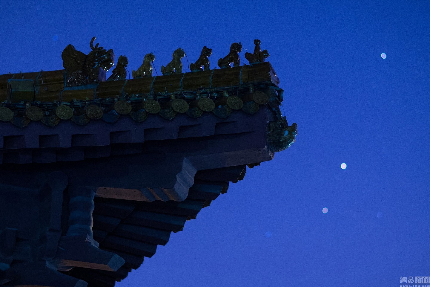 南京現(xiàn)“三星一線”稀奇天象 為30年一遇 (圖文)