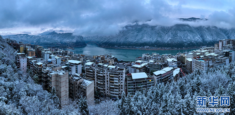 瞰！三峽春雪