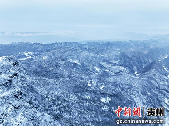 2月26日，在貴州省道真自治縣大沙河國家級(jí)自然保護(hù)區(qū)內(nèi)拍攝的雪景（無人機(jī)照片）。