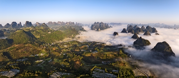 桂林漓江霧氣繚繞似潑墨山水畫(huà)_fororder_微信圖片_20240313112748