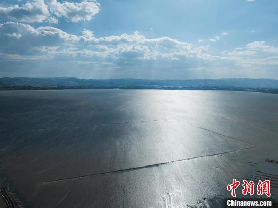 4月1日，圖為航拍貴州威寧草海國(guó)家級(jí)自然保護(hù)區(qū)。唐哲 攝