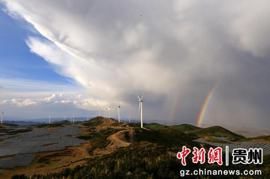 貴州威寧：一場(chǎng)太陽(yáng)雨成就西涼山大美