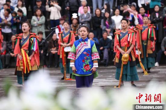 祭祀人員在進行“樂祭”儀式。中新網(wǎng)記者 瞿宏倫 攝