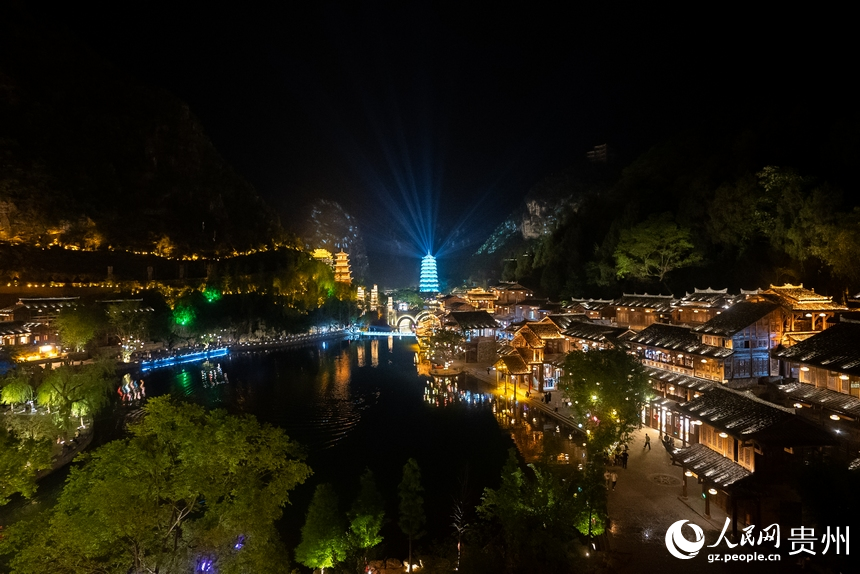 貴州興義：布依山水美如畫(huà) 流光溢彩醉游人