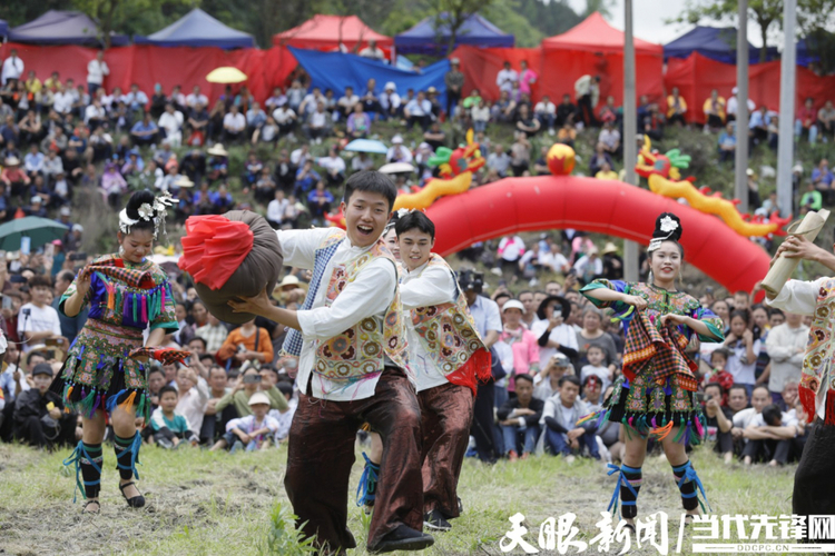 黎平“摔跤節(jié)：節(jié)日里盛開的民族團(tuán)結(jié)之花