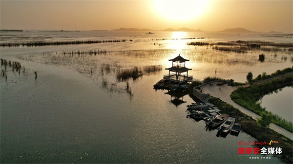 山東泰安：初夏的東平湖 夕陽(yáng)如詩(shī)如畫