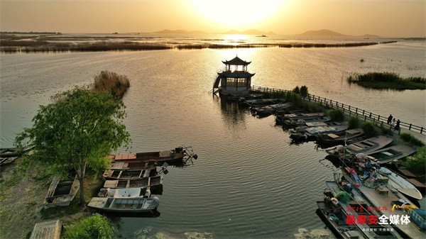 山東泰安：初夏的東平湖 夕陽(yáng)如詩(shī)如畫