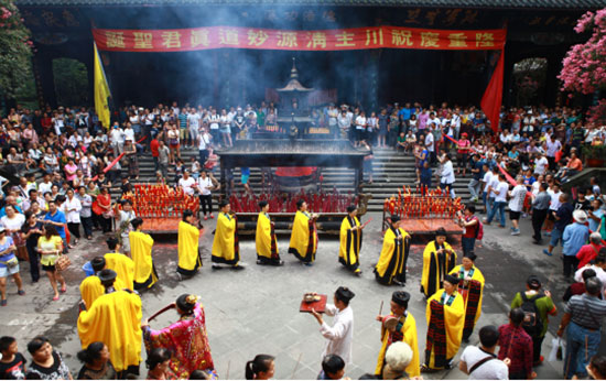 都江堰“李冰文化節(jié)”將開幕 臺灣游客率先赴都江堰祭祀