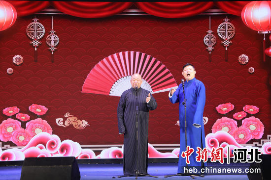 相聲表演《送春聯(lián)》。白天龍 攝