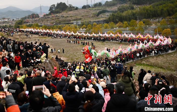 （新春走基層）福建連城：400多年歷史的“姑田游大龍”