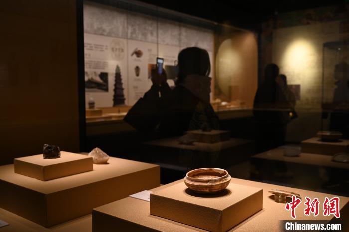 廣州：“渤海國與南漢國文物展”展出近180件出土文物