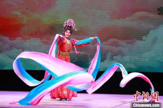 《南國(guó)紅豆賀新春》折子戲?qū)?chǎng)。廣州粵劇院 供圖